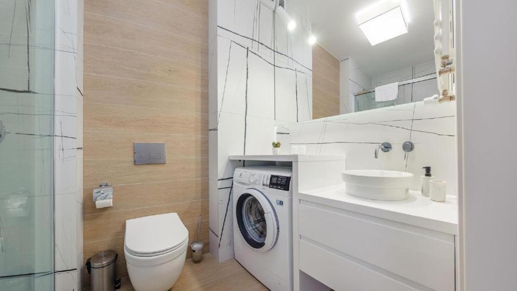 Apartamenty Kasprowicza 20A Klimatyzacja Basen Fintess Sauny Parking Bawialnia Zmywarkataras Wysoki Standard W Pelni Wyposazony 科沃布热格 外观 照片